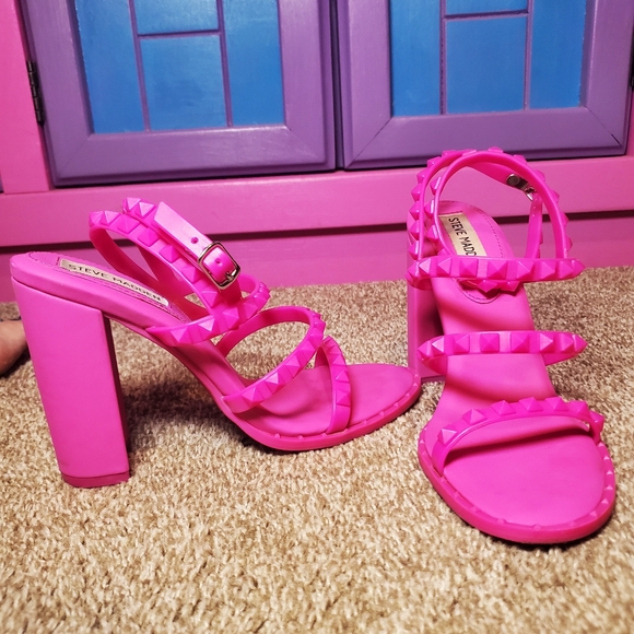 Steve Madden ~ Hot Pink ~ Studded ~ Jelly ~ Block / Chunky heel ~ Sandles ~ 7.5 - Picture 4 of 11